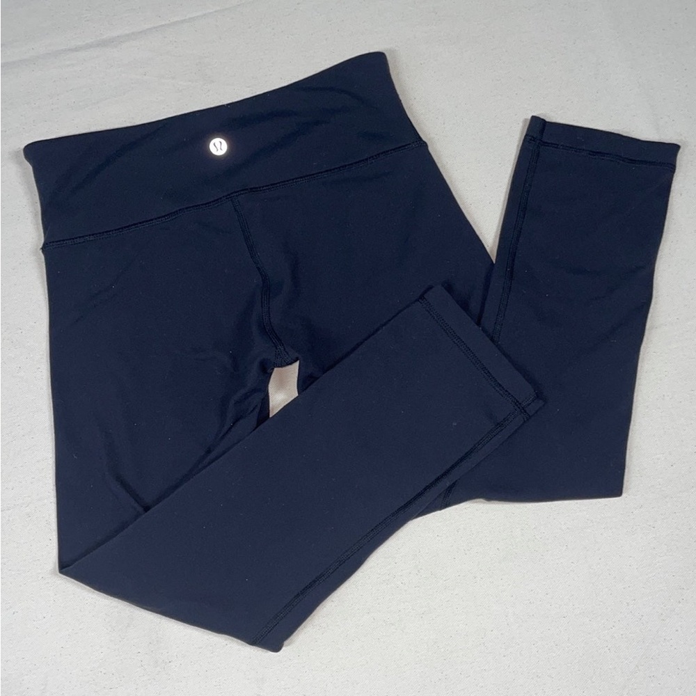 Lululemon Athletica Sz4 Black 21' crop legging SMALL HOLE - Picture 7 of 12